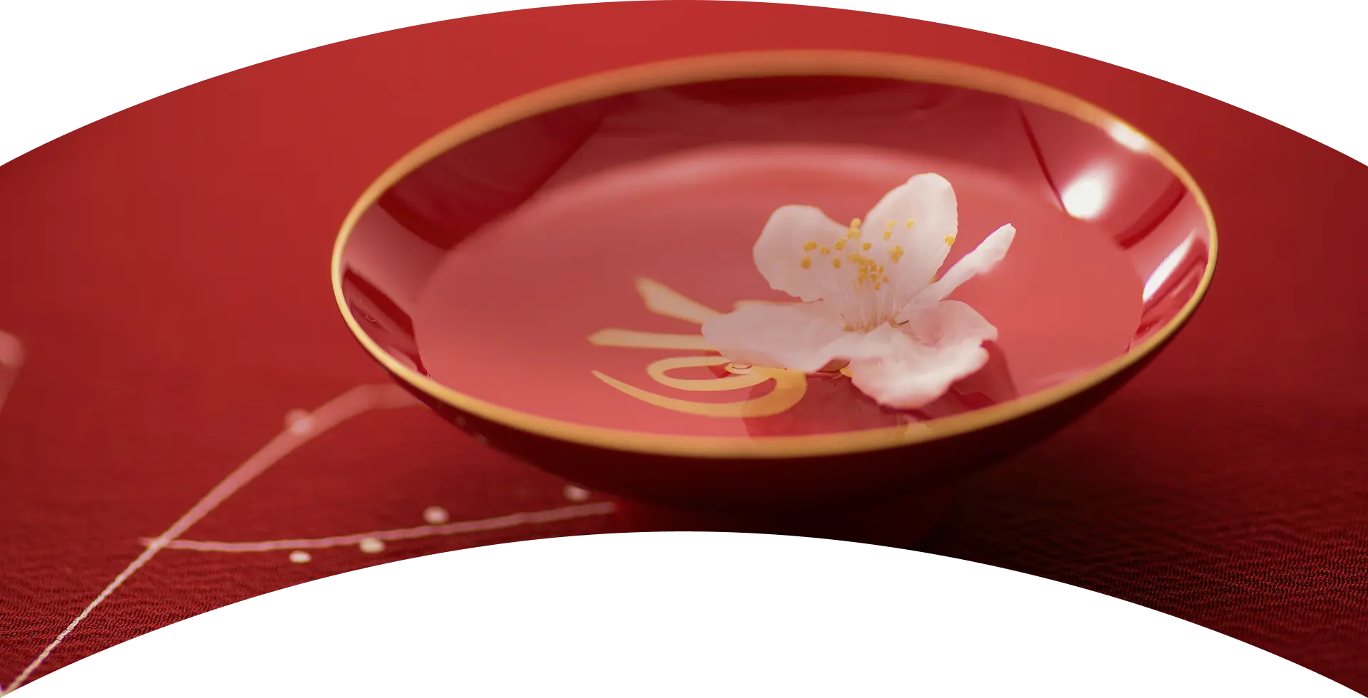 Photo:Sake Garnished with Cherry Blossoms