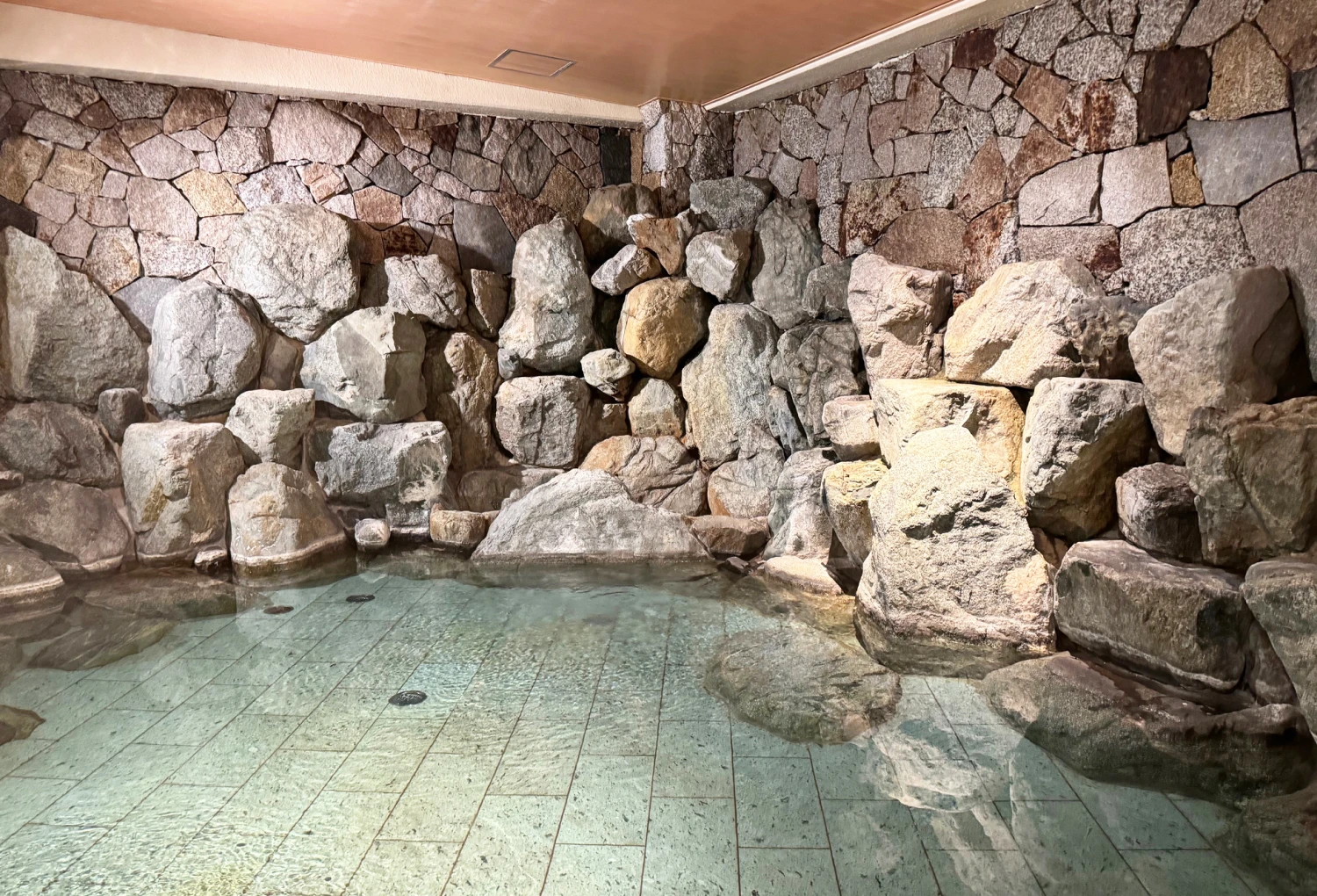 Hakucho no Yu, Women’s bath