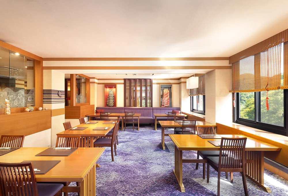 Photo:Kaga Shunsai “Irodori” Interior