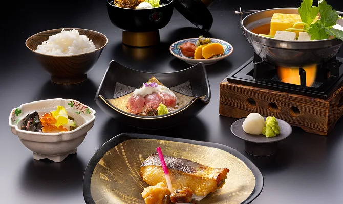 写真：加賀朝食・極